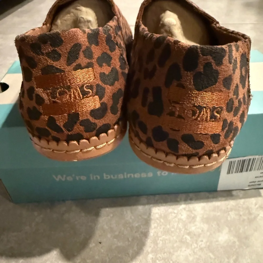 Toms Womens Leopard Slip Ons - Brown and Black - Picture 2 of 6